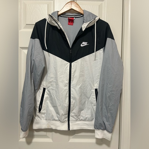 Nike Windrunner Windbreaker Jacket Men's Size Medium White Black Gray Full Zip - Picture 1 of 5